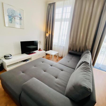Doppelzimmer Humidor, Direkt Am Alten Strom Rostock Exterior foto